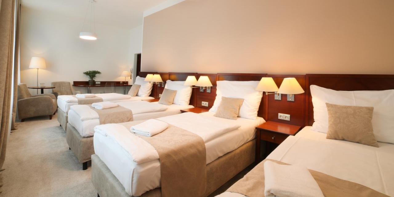 Hotel Kozak เบอร์โน ภายนอก รูปภาพ