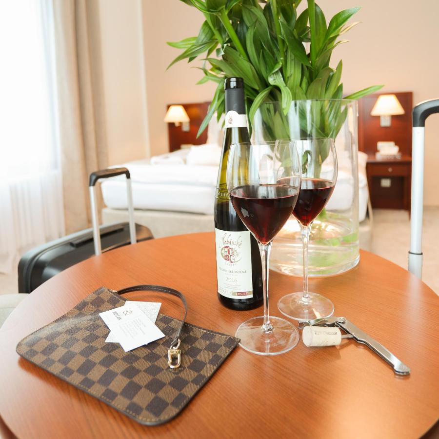 Hotel Kozak เบอร์โน ภายนอก รูปภาพ