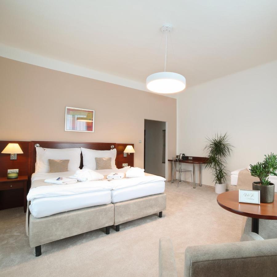 Hotel Kozak เบอร์โน ภายนอก รูปภาพ