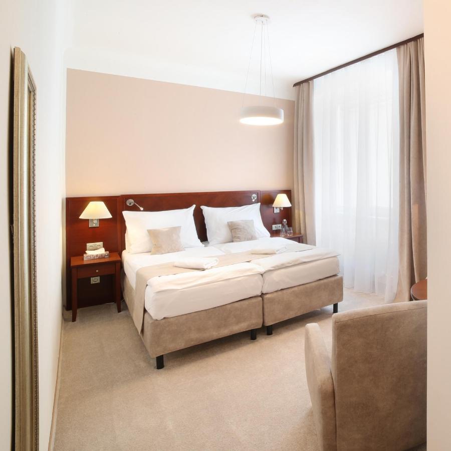 Hotel Kozak เบอร์โน ภายนอก รูปภาพ