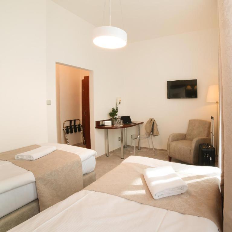 Hotel Kozak เบอร์โน ภายนอก รูปภาพ