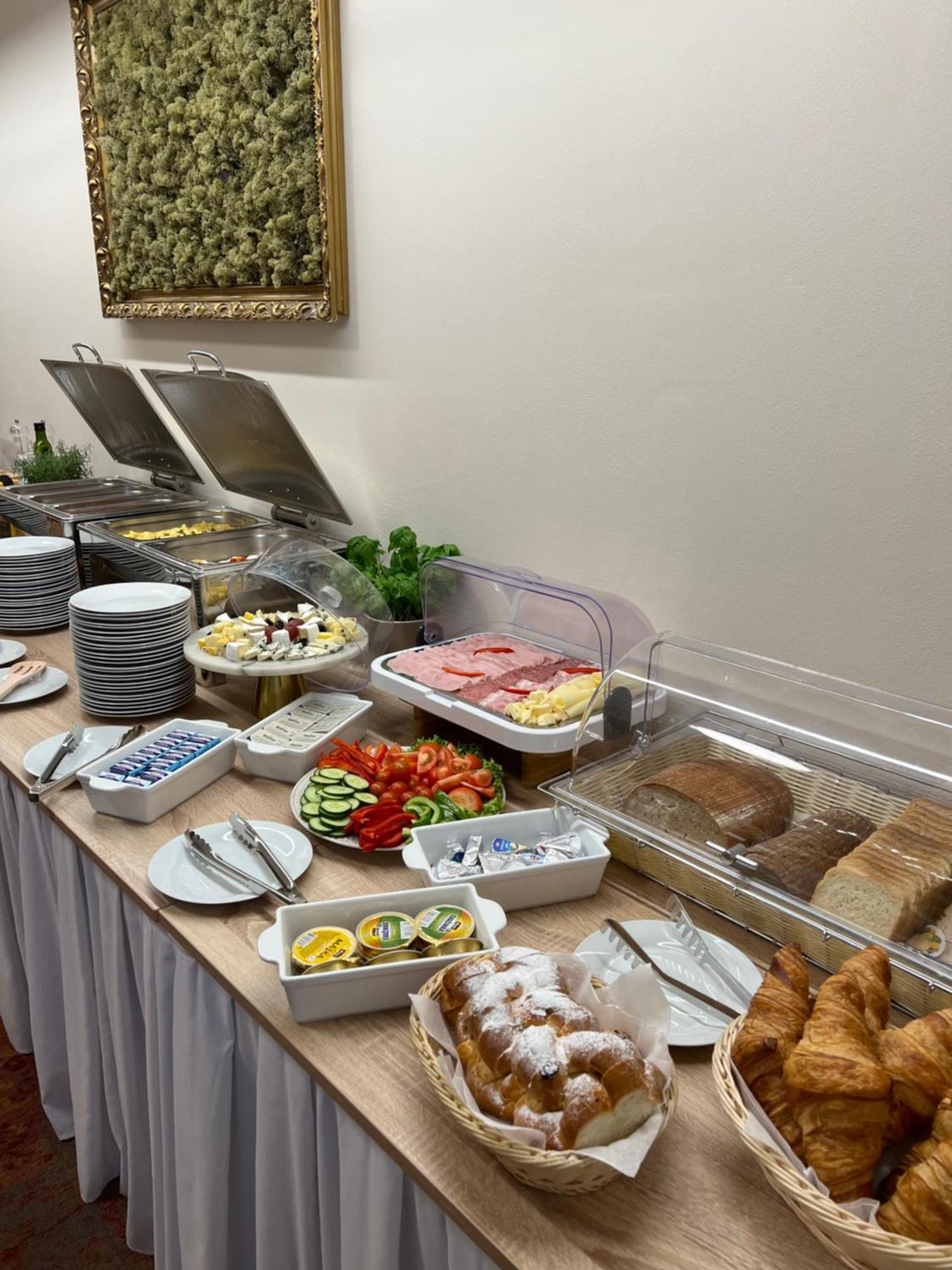 Hotel Kozak เบอร์โน ภายนอก รูปภาพ